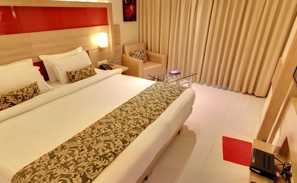 Hotel Galaxy Мумбай Екстериор снимка