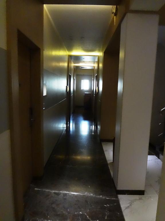 Hotel Galaxy Мумбай Екстериор снимка