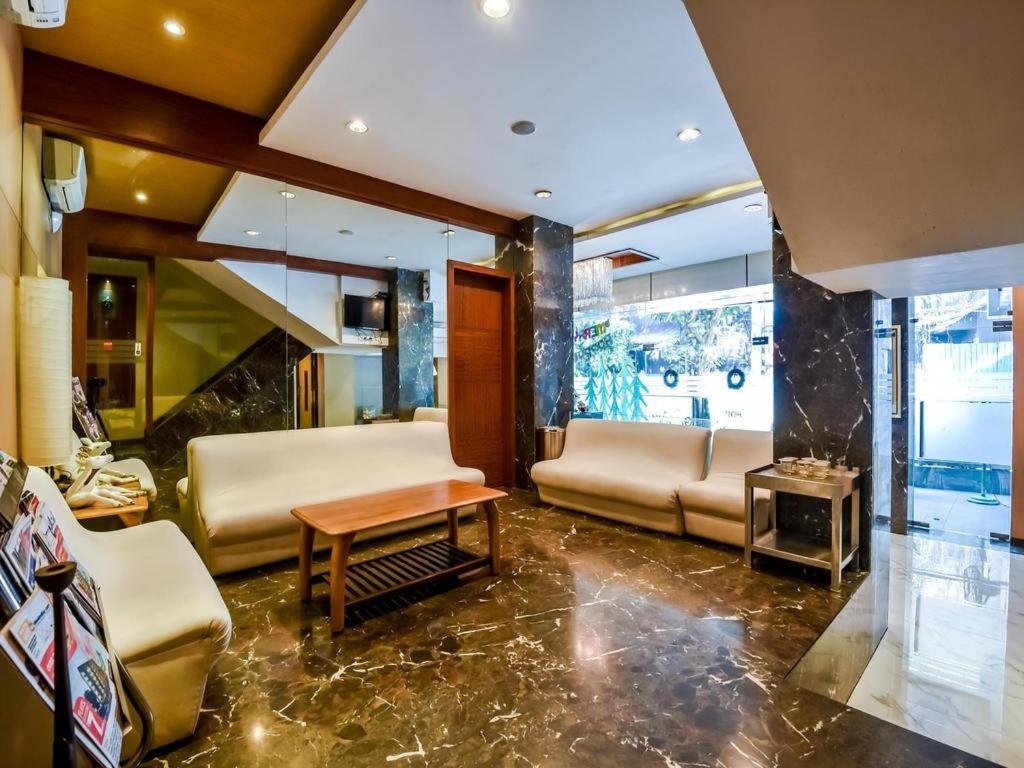 Hotel Galaxy Мумбай Екстериор снимка