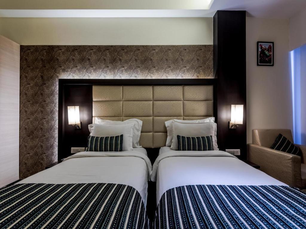 Hotel Galaxy Мумбай Екстериор снимка